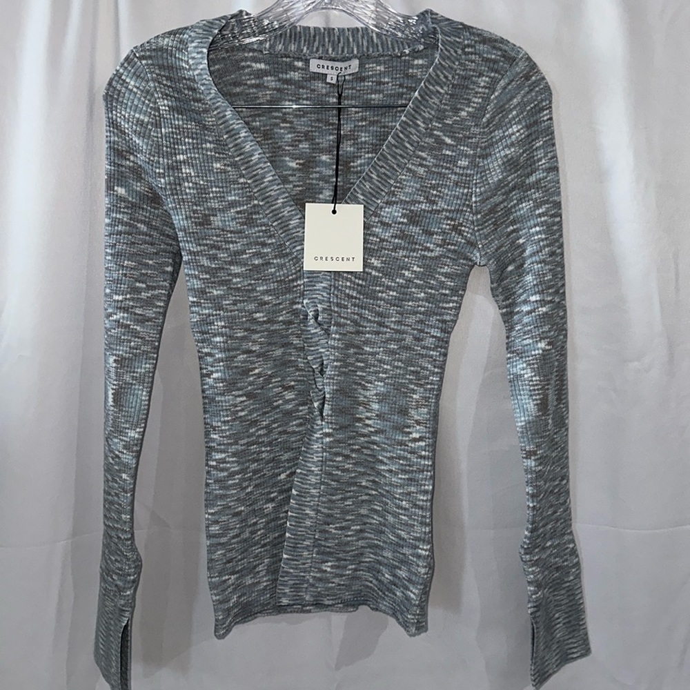 Crescent Jemmie Twist Front Sweater Top - Picture 10 of 11